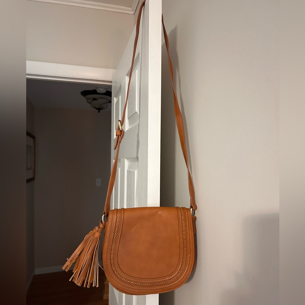 Elegant Tan Crossbody Bag with Tassel